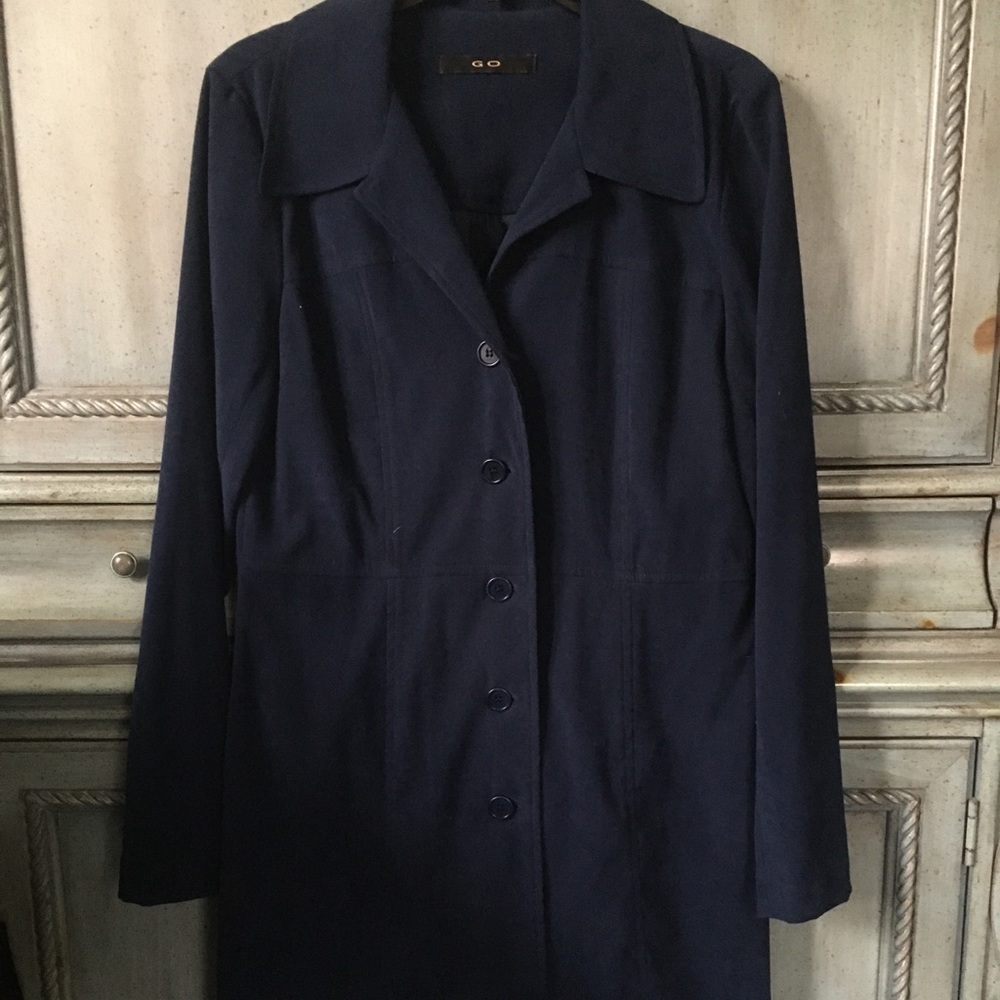 3/4 lightweight navy blue coat.